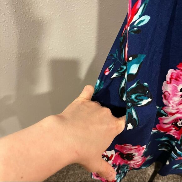 Floral short sleeve dress - Picture 4 of 9